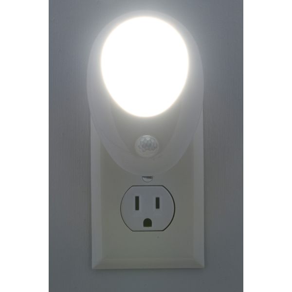 Energizer MotionActivated LED Night Light Plug in to any outlet and