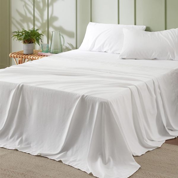 LESS THAN 10 LEFT - 4 Pieces Hotel Luxury King Sheets - King Size & Fits Deep Pockets - WHITE means easy to bleach clean! Easy Care Microfiber Cooling- These sheets make you feel like you are staying in a five star hotel! No more having to feel the annoying pilling when you get into bed after a long day! These sheets will stay soft and cool year round! - Order 2 or more and SHIPPING IS FREE!