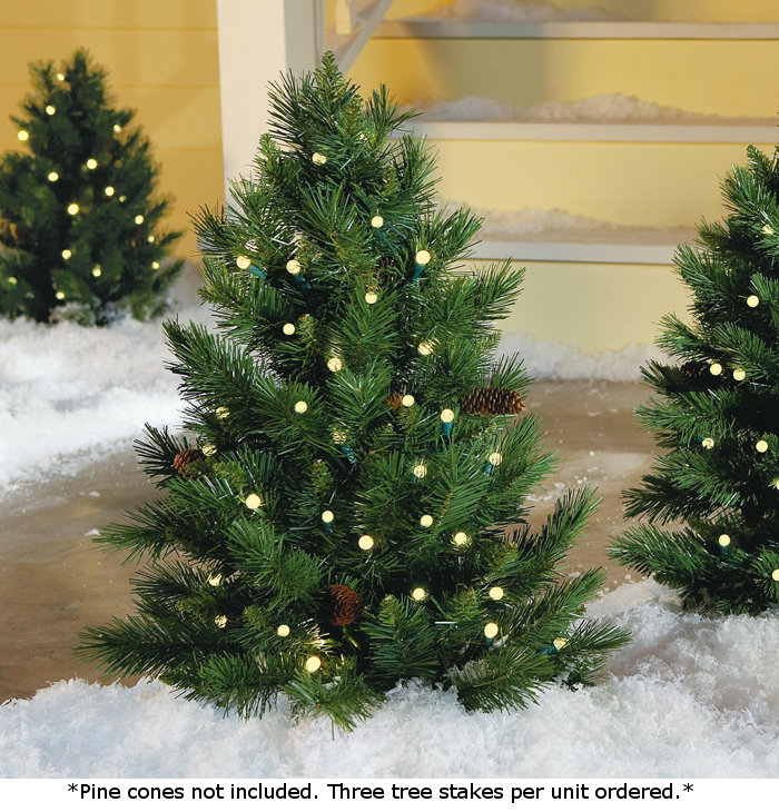 Set Of 3 Outdoor Christmas Trees 